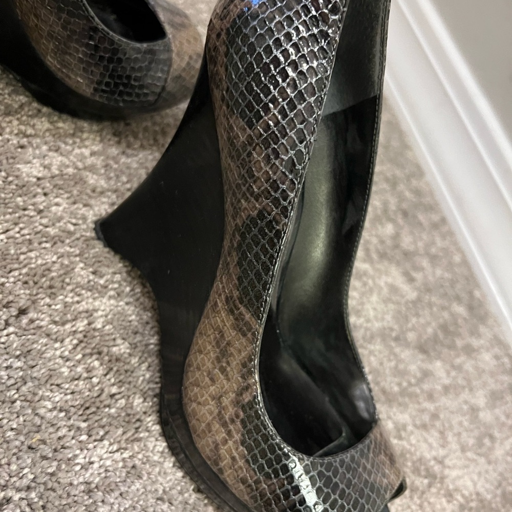 Elegant Snake Skin Wedge Heels